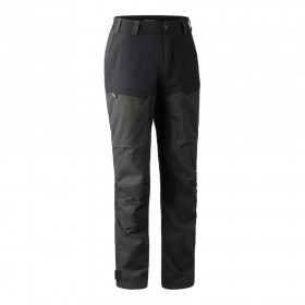 DEERHUNTER Strike Trousers Black | strečové nohavice - Strečové nohavice Deerhunter Strike, ktoré sú vodoodpudivé. 
Strike nohavice od firmy Deerhunter majú výstuhu Teflon® Shield, ktorá zaisťuje rýchlejšie schnutie oblečenia. Voľnočasové oblečenie Strike je k dispozícii v bunde, nohaviciach a šortkách, ktoré sú dodávané v 3 rôznych farebných kombináciách, takže si môžete vybrať sadu, ktorá najlepšie vyhovuje vašim individuálnym voľnočasovým aktivitám.



OEKO-TEX®


Teflónová výstuž


Povrchová úprava je odolná voči vode


Štvorcestný strečový materiál