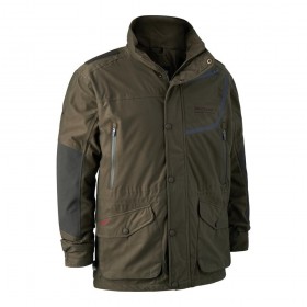 DEERHUNTER Cumberland PRO Jacket | poľovnícka bunda - Lovecká bunda Deerhunter Cumberland PRO s je výbornou voľbou pre aktívny lov.
Thinsulate Platinum Flex je vysoko elastická izolácia, ktorá sa tiahne 40% vo všetkých smeroch, ale vráti sa do tvaru bez pokrčenia. Unikátna tkanina sa používa v izolačných, švoch a sieťových obloženiach, vďaka čomu je bunda mimoriadne vhodná na lov na cestách. Bunda je tiež výsledkom ďalšieho želania poľovníkov, vytvoriť ľahšiu zimnú bundu s rovnakými tepelnoizolačnými vlastnosťami. Súprava je 100% vodotesná, vetruvzdorná a priedušná. 
 


YKK-zips v strede prednej časti
Šikmé rádiové vrecko w. elastická šnúrka pre anténu 


2 teplejšie vrecká na zipsy 
2 predné vrecká s integrované vrecko na náboj a zaoblené 
% široký otvor pre ľahký prístup 
predtvarovaná kolenná časť w. elastická výstuž 
Herné vrecko w. dlhší zips na pravej strane 
Všetky vrecká na zips sú vodotesné 
Ochrana ramien - protišmyková 
Nastaviteľný pás a spodná časť w. šnúrky 
Nastaviteľná manžeta w. popruh a suchý zips 
Silikónové gombíky 
Vnútorná sieťovina a funkčné vrecká 
Teplota nižšia ako -10 ° C 