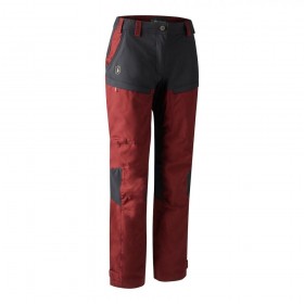 DEERHUNTER Lady Ann Trousers - dámske nohavice (3 - <P>Tieto dámske nohavice majú v oblasti kontrastov elastický materiál, vďaka ktorým sú neuveriteľne flexibilné a zaisťujú dobrú voľnosť pohybu. Dámske nohavice sú certifikované OEKO-Tex a sú ošetrené teflónovým štítom +, ktorý odpudzuje vodu a nečistoty a pomáha tkanine rýchlejšie schnúť.</P>
<UL>
<LI>Nastaviteľný pás s gumou 
<LI>Dve šikmé vrecká 
<LI>Vrecká na stehnách so skrytým zipsom 
<LI>vrecko na nôž v ľavom vrecku stehna 
<LI>Zadné vrecko so zipsom 
<LI>Tvarované koleno 
<LI>strečový materiál pre lepšiu voľnosť pohybu 
<LI>Nastaviteľný členok s popruhom a suchým zipsom 
<LI>Farba: 470 - Oxblood Red</LI></UL>