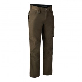 DEERHUNTER Rogaland Trousers - poľovnícke nohavice (5 - <P>Nohavice Rogaland sú ideálne do vášho jarného a letného šatníka. </P>
<P>Dve zadné vrecká s riasením a klopami na vreckách a vrecko na stehne na ľavej strane umožňujú, aby boli tieto nohavice funkčné pre každodenné úlohy v domácnosti a záhrade, alebo ako ľahká možnosť pre trekking po poliach. Dve predné vrecká a predtvarované kolená prispievajú k celkovému vzhľadu a štýlu týchto klasických nohavíc. Nohavice Rogaland sú vopred vyrobené pre nastaviteľnú dĺžku, vhodné na doplnenie vlastného lemu doma! </P>
<UL>
<LI>Dve predné vrecká 
<LI>Stehenné vrecko s riasením a chlopňou na ľavej strane 
<LI>Vrecko na nôž vo vnútri stehenného vrecka 
<LI>Dve zadné vrecká s riasením a chlopňou 
<LI>Predtvarované kolená 
<LI>Vopred vyrobené pre nastaviteľnú dĺžku 
<LI>tkanina 65% polyester / 35% bavlna 
<LI>Farba 381 - Fallen Leaf</LI></UL>